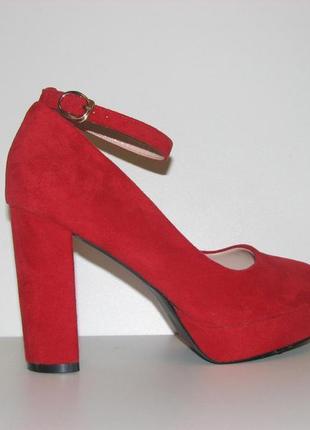 Жіночі червоні замшеві туфлі на стійкому каблуці ремінець розм...3 фото