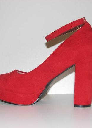 Жіночі червоні замшеві туфлі на стійкому каблуці ремінець розм...5 фото