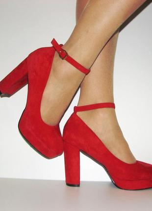 Жіночі червоні замшеві туфлі на стійкому каблуці ремінець розм...7 фото