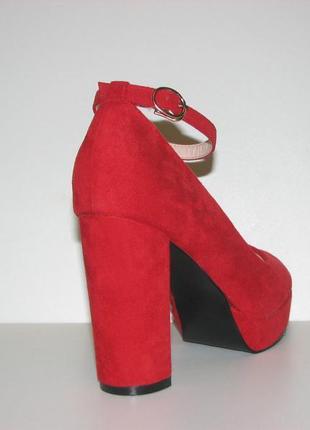 Жіночі червоні замшеві туфлі на стійкому каблуці ремінець розм...10 фото