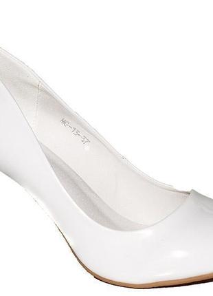Класичні жіночі білі лакові туфлі човники на шпильці розмір2 фото