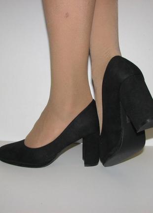 Туфлі жіночі чорні замшеві на стійкому каблуці розмір 36