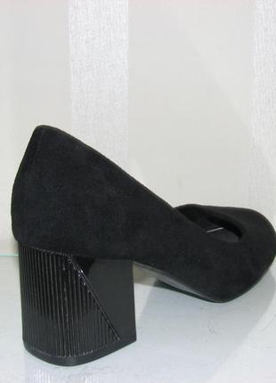 Замшеві чорні туфлі ошатні невеликий каблук розмір 362 фото