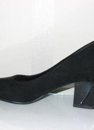 Замшеві чорні туфлі ошатні невеликий каблук розмір 364 фото