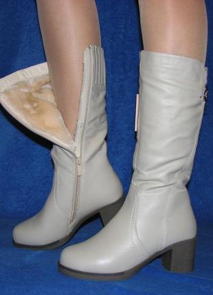 Жіночі зимові чоботи бежеві широкий каблук 366 фото