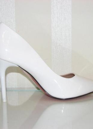 Жіночі туфлі човники білі лакові висока шпилька розмір 355 фото