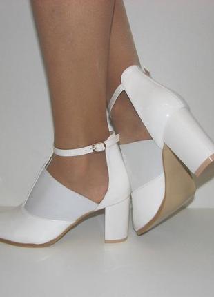 Ботильйони жіночі білі туфлі лакові на ремінці на сталий...3 фото