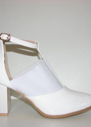 Ботильйони жіночі білі туфлі лакові на ремінці на сталий...7 фото