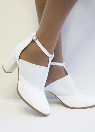 Ботильйони жіночі білі туфлі лакові на ремінці на сталий...9 фото