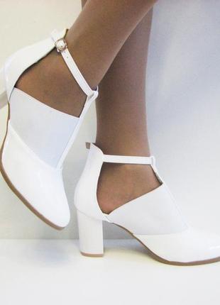 Ботильйони жіночі білі туфлі лакові на ремінці на сталий...10 фото