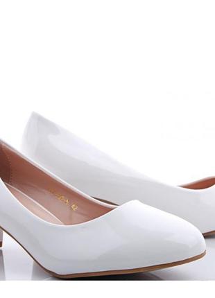 Весільні білі лакові туфлі низький каблук великого розміру 4...