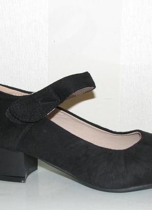 Жіночі туфлі чорні замшеві на маленькому підборі з ремінцем...6 фото
