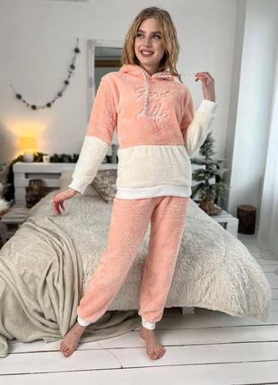Тепла жіноча піжама флісова з малюнками махрова персикова, кос...3 фото