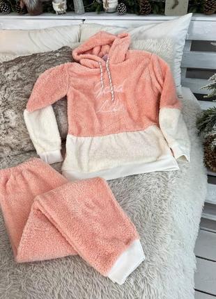 Тепла жіноча піжама флісова з малюнками махрова персикова, кос...8 фото