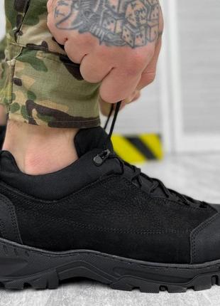 Чоловічі тактичні кросівки чорні з натуральної шкіри, військов...1 фото