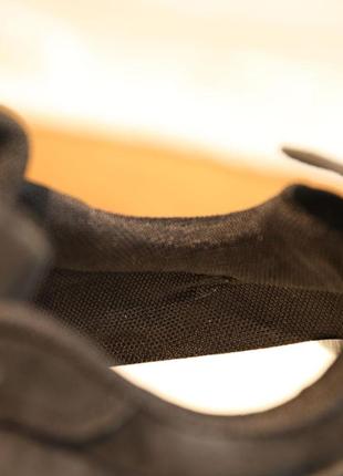 Кросівки жіночі з екозамші на шнурівці демісезон чорні на світлій підошві 386 фото