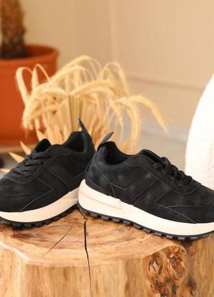 Кросівки жіночі з екозамші на шнурівці демісезон чорні на світлій підошві 387 фото