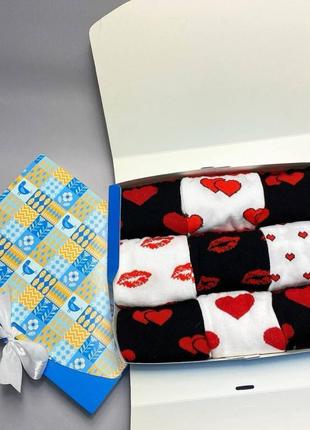 Набір чоловічих шкарпеток у подарунковій коробці для чоловіків...