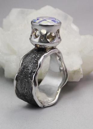 Серебряное кольцо с опалом.