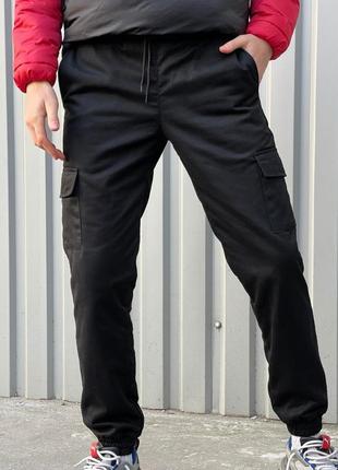 Чоловічі теплі брюки карго штани на флісі з кишенями чорні