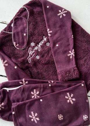 Жіноча тепла піжама флісова з малюнками фіолетова махрова