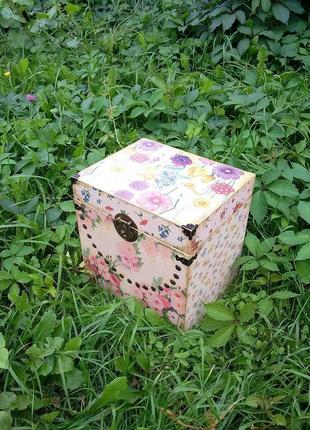 Сундук, короб для вещей "цветочный"