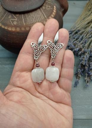 Длинные серьги из розового кварца