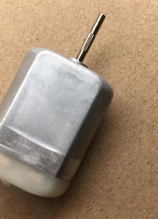 Моторчик двері vag