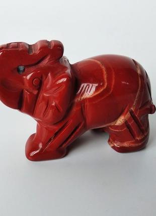 Фігурка " слон "  з натурального каменю  яшма