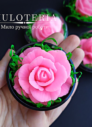 Мило ручної роботи міні-троянда в куполі