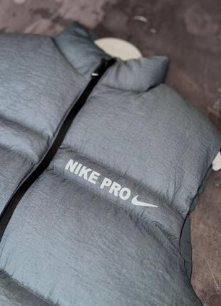 Спортивна жилетка nike жилети nike жилетка nike пухова жилетка nike pro чоловічі жилети та безрукавки nike1 фото