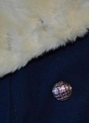 Шикарне пальто на синтепоні з хутром двобортне італія4 фото