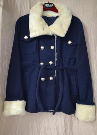 Шикарне пальто на синтепоні з хутром двобортне італія