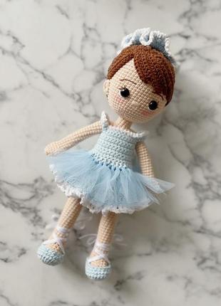 Вязаная кукла балерина3 фото