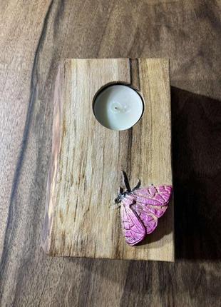 Свічник зі спила горіха з метеликом під чайну свічку2 фото