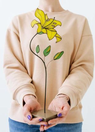 Витражный цветок, желтая лилия, сувенир из стекла, подарок2 фото