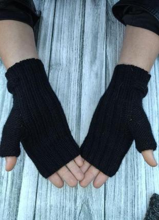 Зимние мужские митенки - вязаные перчатки для мужчин (черные)2 фото