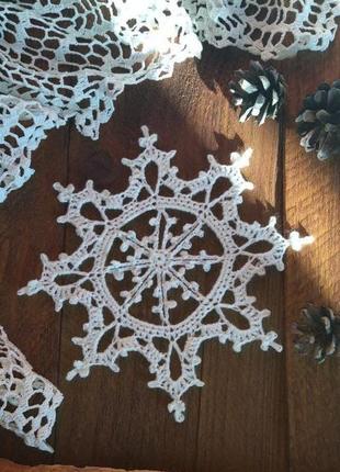 Вязаная снежинка - елочная игрушка ручной работы - подарок на новый год