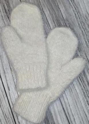 Вязаные варежки - пушистые рукавички - теплые женские варежки