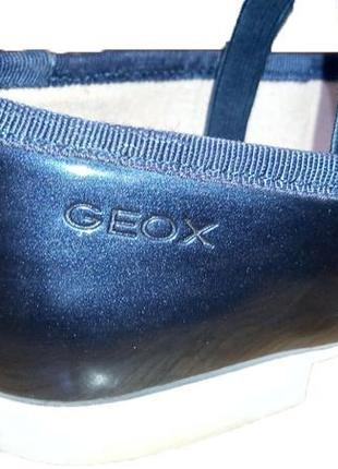 Шкіряні туфлі geox для дівчинки3 фото
