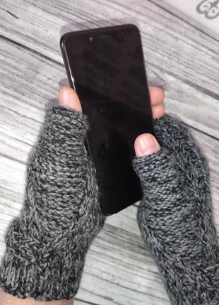 Шерстяные мужские митенки - вязаные перчатки для мужчин (серый)2 фото