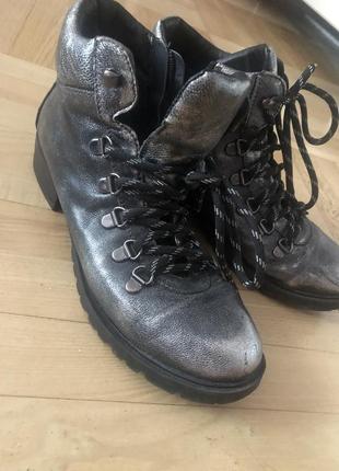 Ботинки кожаные steve madden серебристые