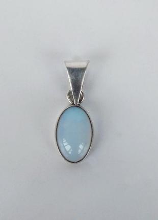 Кулон з місячним опалом