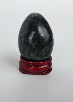 Яйцо из натурального камня яшма крокодиловая1 фото
