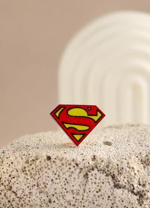 Деревянный значок супермен1 фото