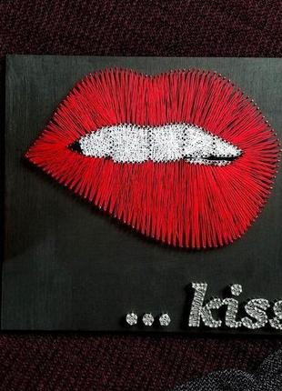 Картина из ниток, string art kiss (стринг арт), романтический подарок, декор в клуб, картина поцелуй9 фото
