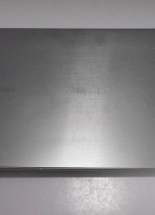 Частина корпусу (кришка матриці) samsung np305v5a (nz-8120)