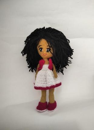 Вязаная кукла с роскошными волосами