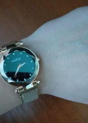 Наручные женские часы под золото на магнитной застежке / годинник8 фото