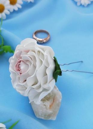 Шпилька для волосся з білою трояндою1 фото